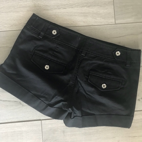 Express cuff shorts - Picture 2 of 3